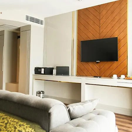 Sky Hill Hotel