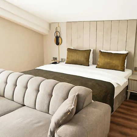 Sky Hill Hotel 4*