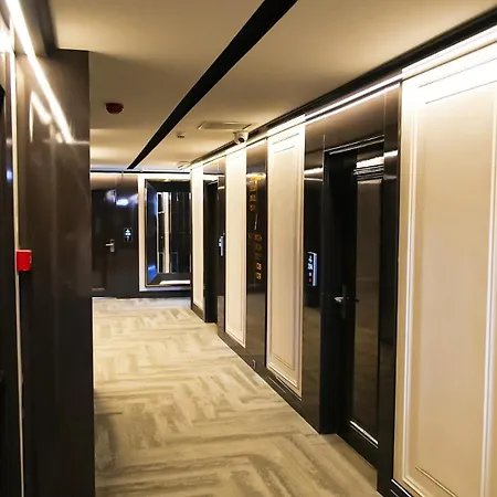 Sky Hill Hotel 4*
