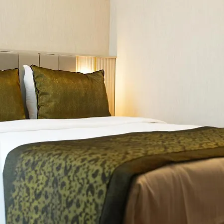 Sky Hill 4*