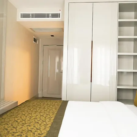 Sky Hill Ξενοδοχείο 4*